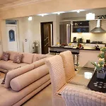 Gerasimos Dream House - 7 Minutes From The Airport Lägenhet *