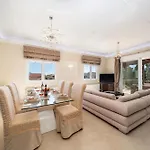 Gerasimos Dream House - 7 Minutes From The Airport Lakithra