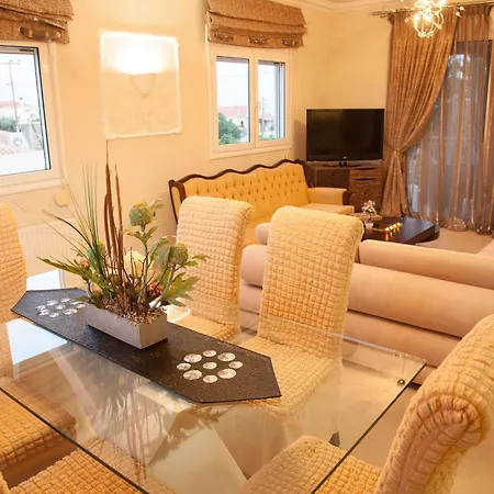Gerasimos Dream House - 7 Minutes From The Airport Apartment